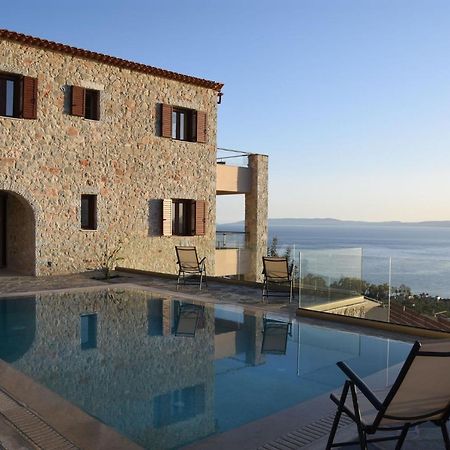 Villa Dafni - Infinite Sea Vistas With Private Pool Каламата Экстерьер фото