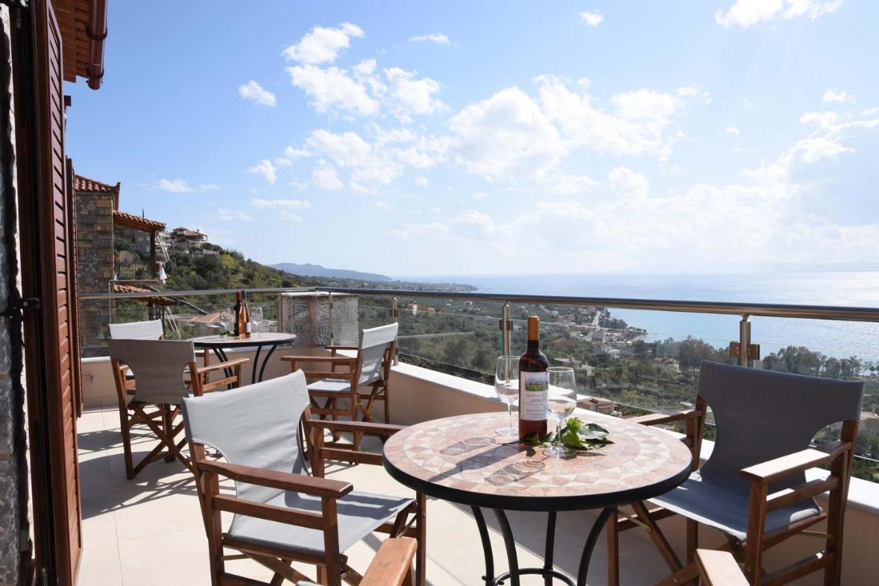 Villa Dafni - Infinite Sea Vistas With Private Pool Каламата Экстерьер фото