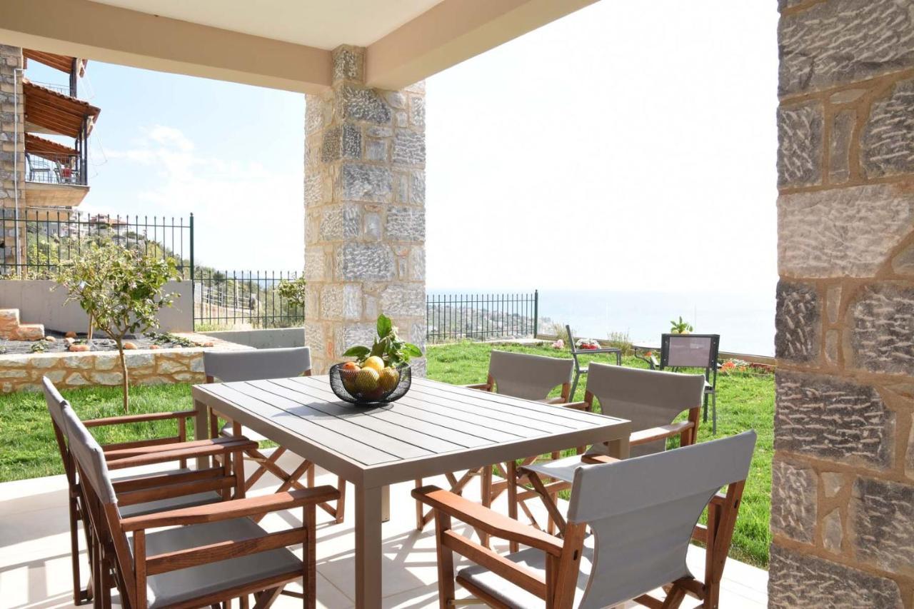 Villa Dafni - Infinite Sea Vistas With Private Pool Каламата Экстерьер фото