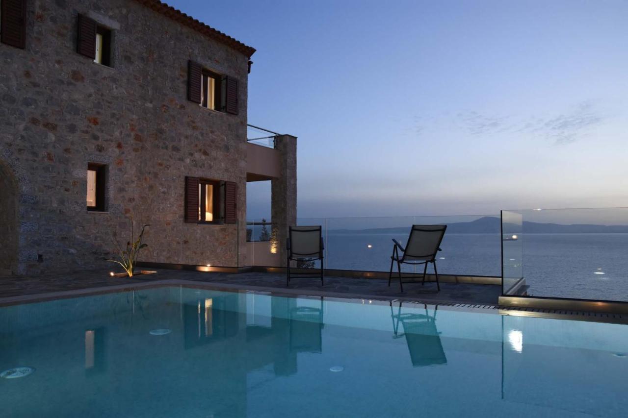 Villa Dafni - Infinite Sea Vistas With Private Pool Каламата Экстерьер фото