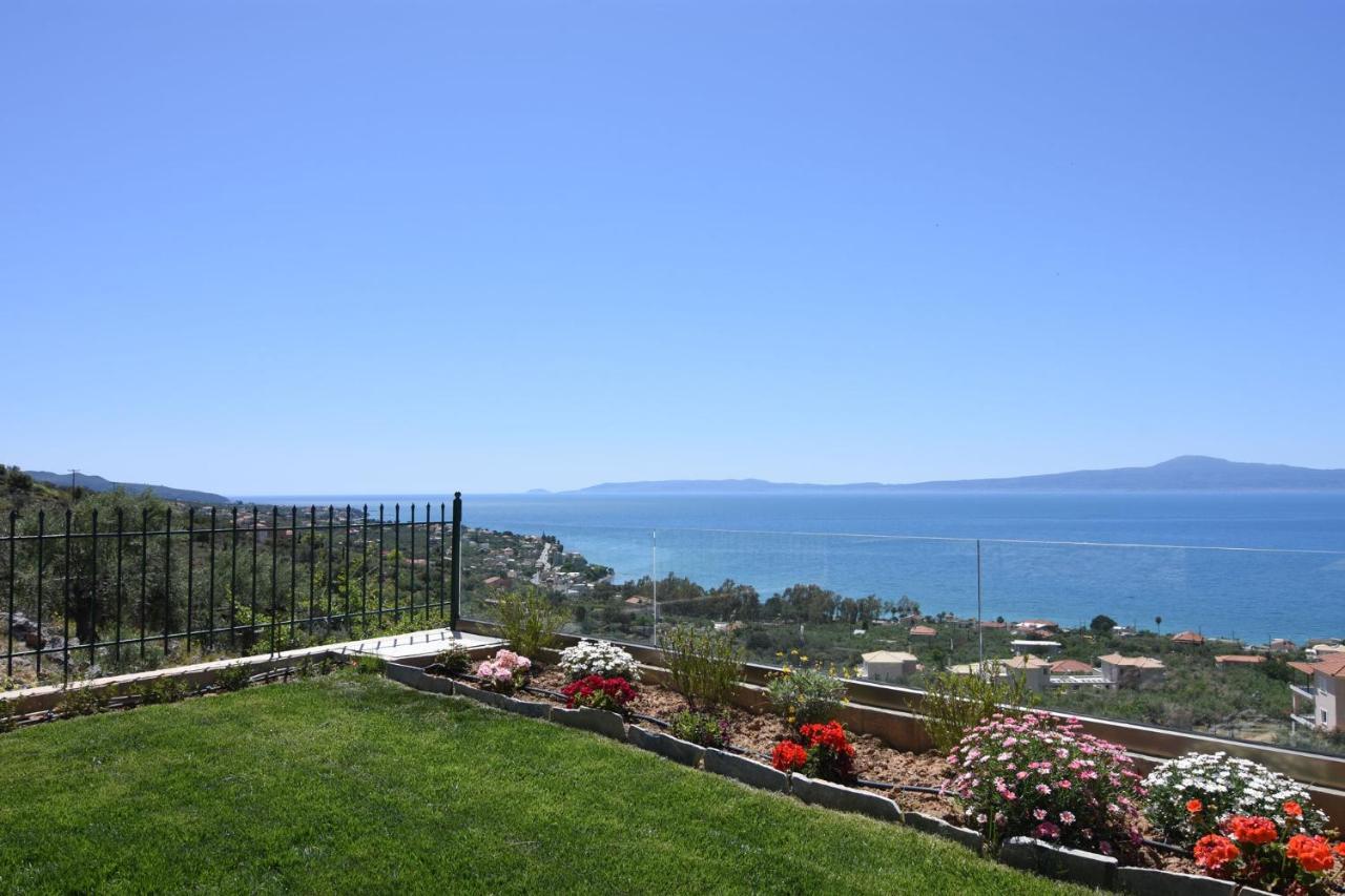 Villa Dafni - Infinite Sea Vistas With Private Pool Каламата Экстерьер фото