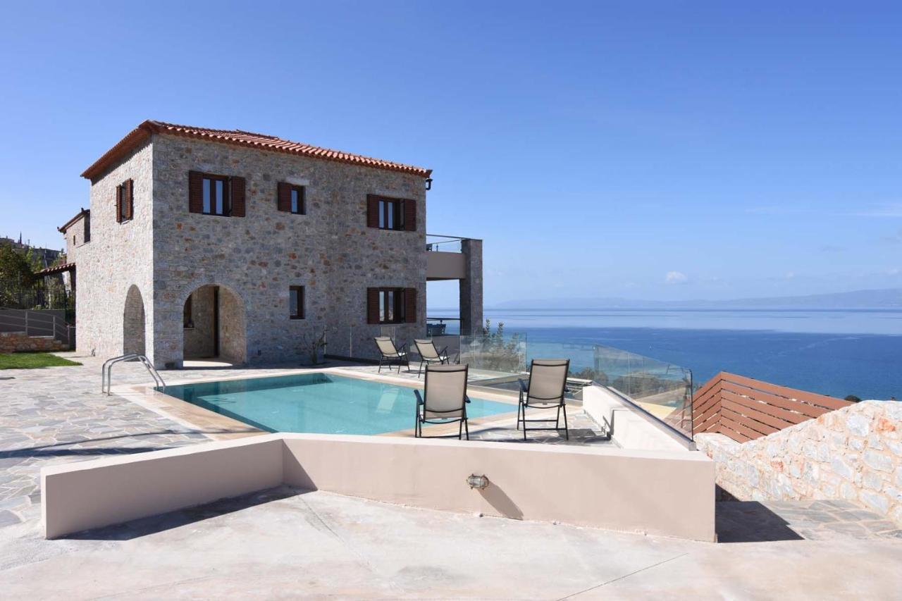 Villa Dafni - Infinite Sea Vistas With Private Pool Каламата Экстерьер фото