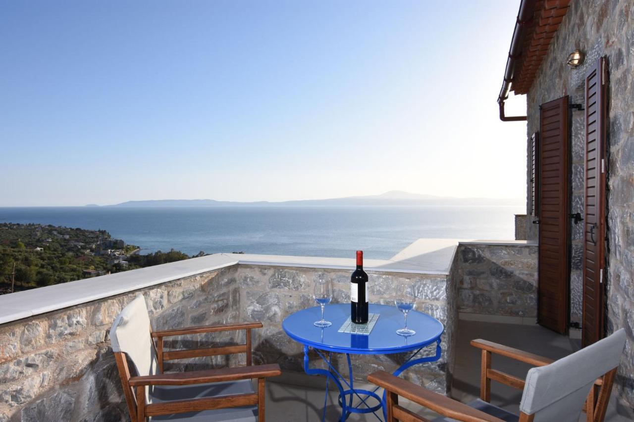 Villa Dafni - Infinite Sea Vistas With Private Pool Каламата Экстерьер фото