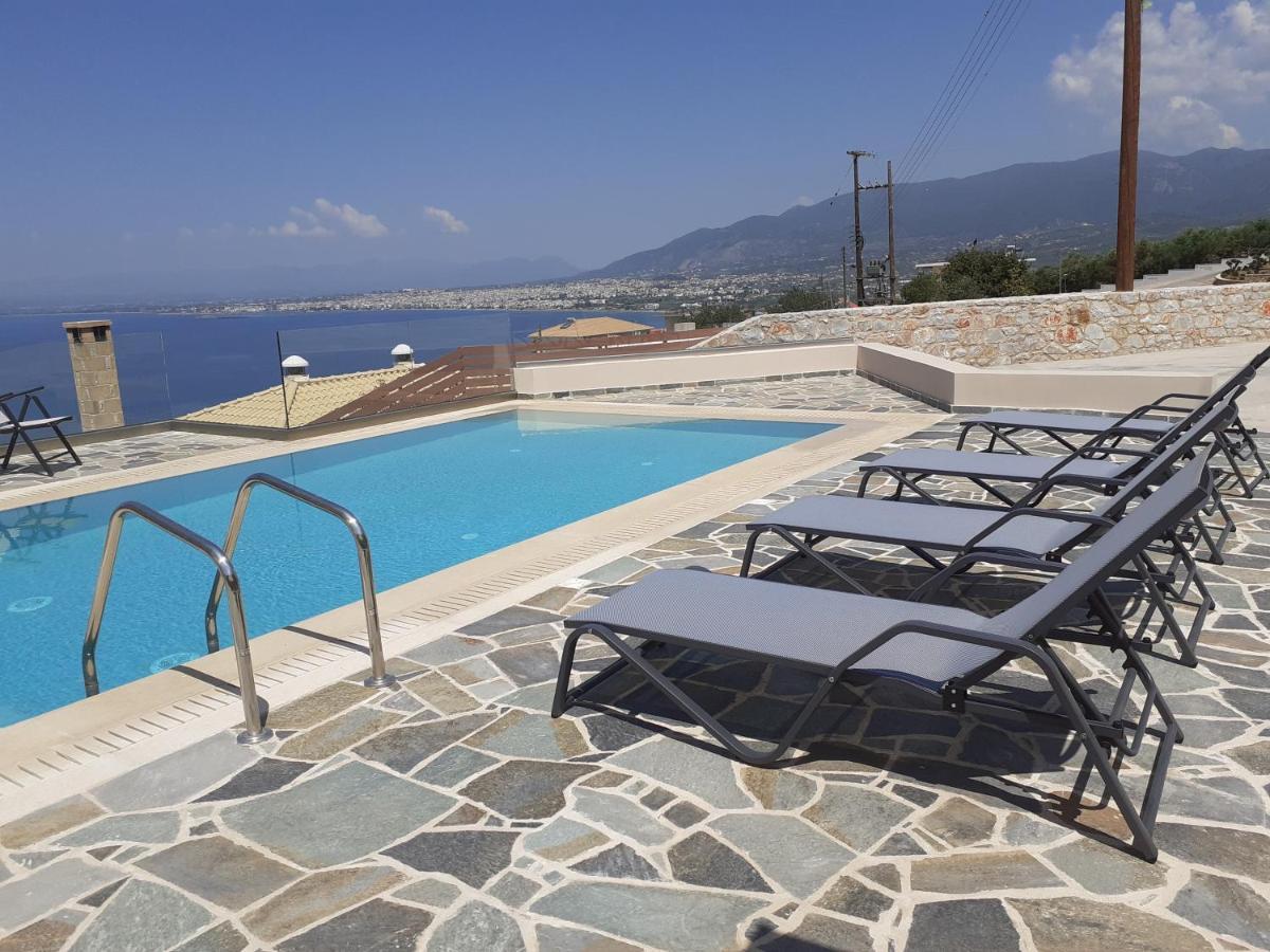 Villa Dafni - Infinite Sea Vistas With Private Pool Каламата Экстерьер фото